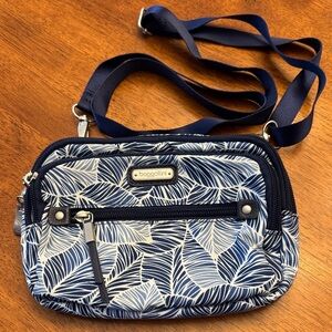 Baggallini Navy and White Leaf-Print Crossbody